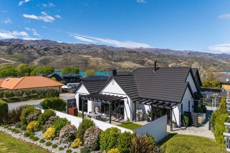 Photo of property in 25 Ethereal Crescent, Mount Pisa, Cromwell, 9383