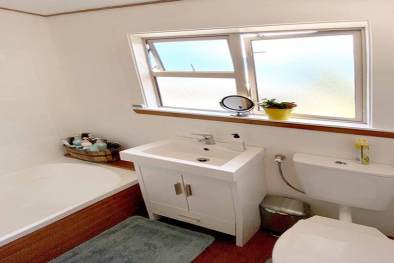 Photo of property in 11 Christian Street, Bryndwr, Christchurch, 8053