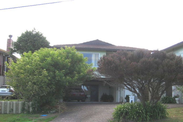 Photo of property in 1/50 Seaview Road, Castor Bay, Auckland, 0620