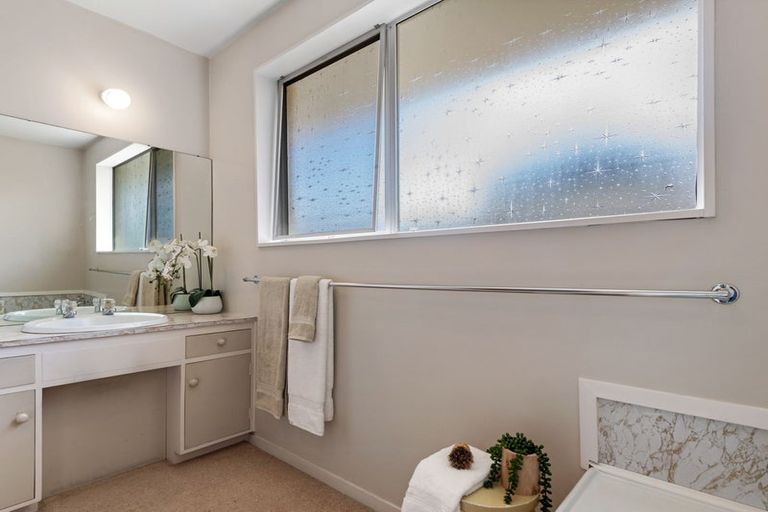 Photo of property in 2/92a Saint Martins Road, Saint Martins, Christchurch, 8022