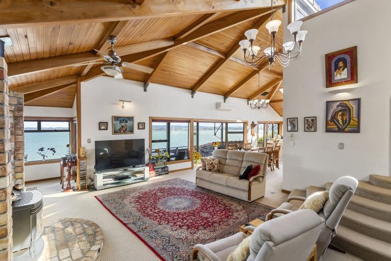 Photo of property in 16 Brigantine Drive, Beach Haven, Auckland, 0626