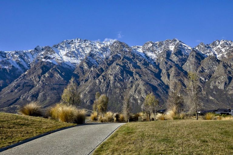 Photo of property in 9 Cunninghams Drive, Jacks Point, Queenstown, 9371