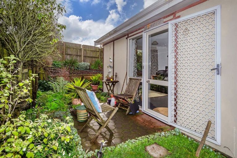 Photo of property in 2/46 Bowhill Road, New Brighton, Christchurch, 8083