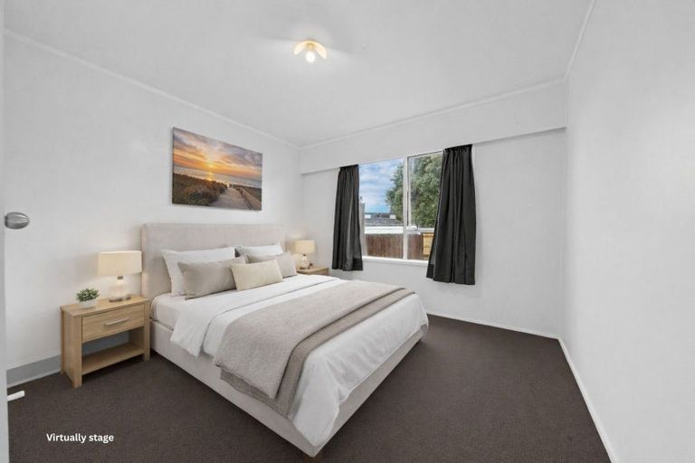 Photo of property in 1/29 Kindergarten Drive, Conifer Grove, Takanini, 2112