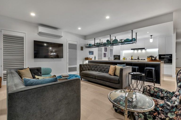 Photo of property in 13 Waitemata Drive, One Tree Point, 0118