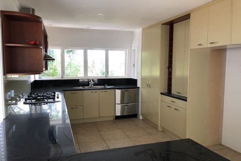 Photo of property in 36 Rewi Street, Torbay, Auckland, 0630