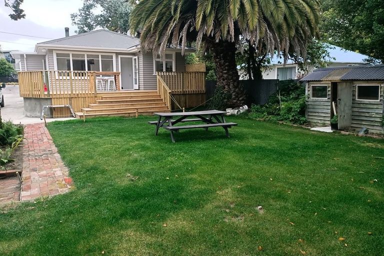 Photo of property in 17 Patten Street, Avonside, Christchurch, 8061
