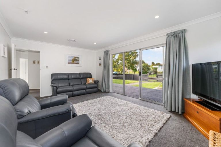 Photo of property in 15 Escort Grove, Awapuni, Palmerston North, 4412