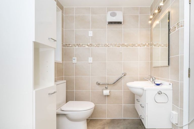 Photo of property in 14 Brough Street, Palmerston, 9430