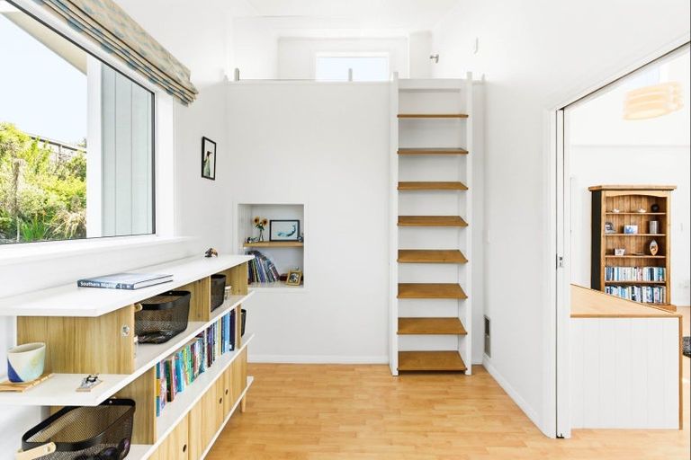 Photo of property in 37 Earls Road, Saint Clair, Dunedin, 9012