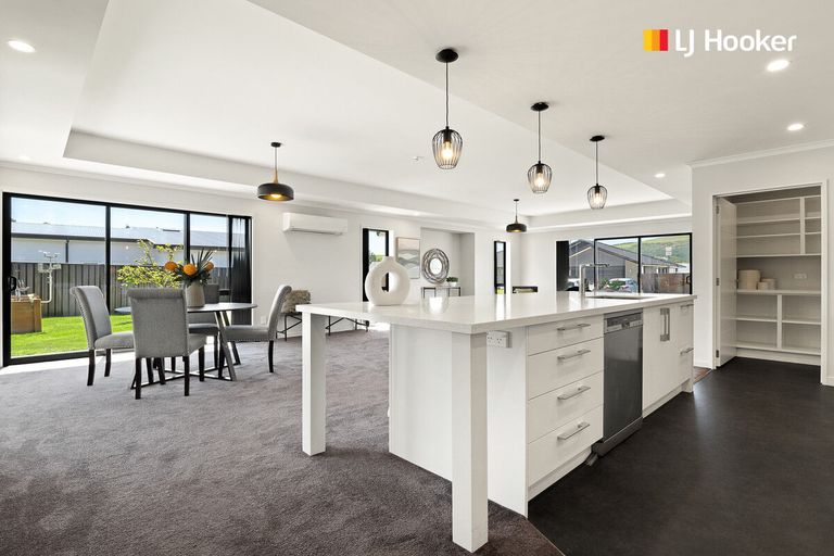 Photo of property in 5 Tate Crescent, Green Island, Dunedin, 9018