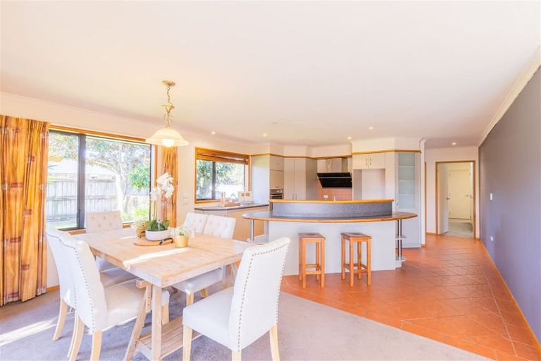 Photo of property in 16 Milbrook Place, Chartwell, Hamilton, 3210