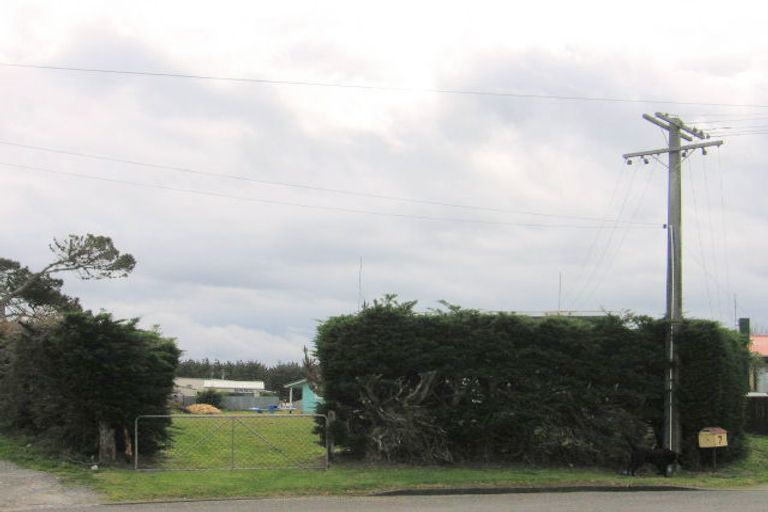 Photo of property in 6 Kent Terrace, Foxton Beach, Foxton, 4815