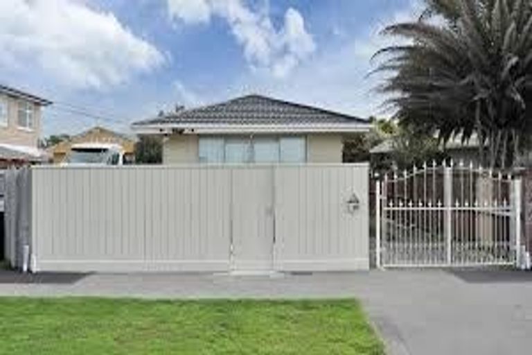 Photo of property in 1/400 Marine Parade, South New Brighton, Christchurch, 8062