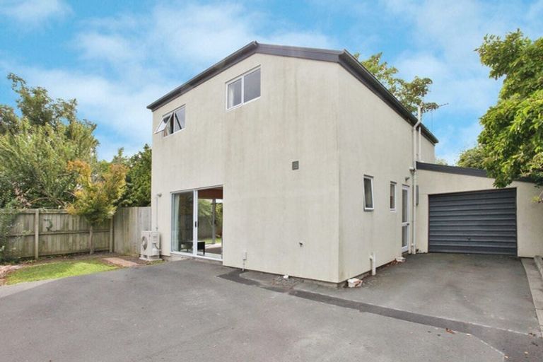 Photo of property in 630 Barbadoes Street, Edgeware, Christchurch, 8013