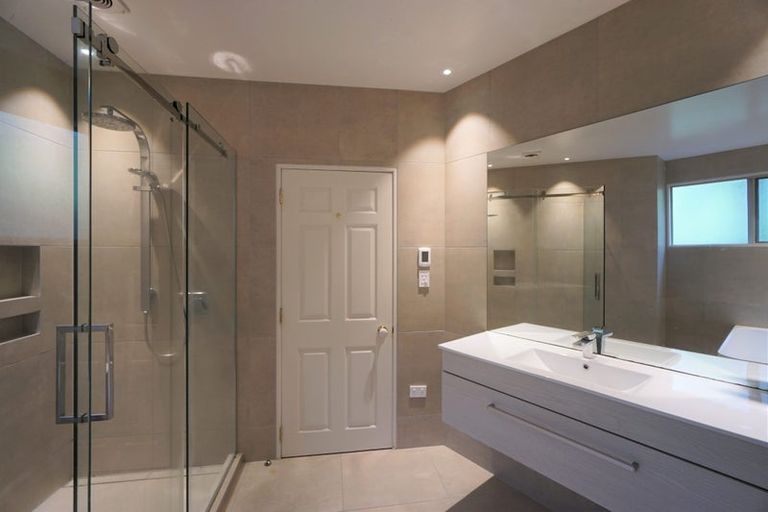 Photo of property in 2/18 Waipa Street, Birkenhead, Auckland, 0626