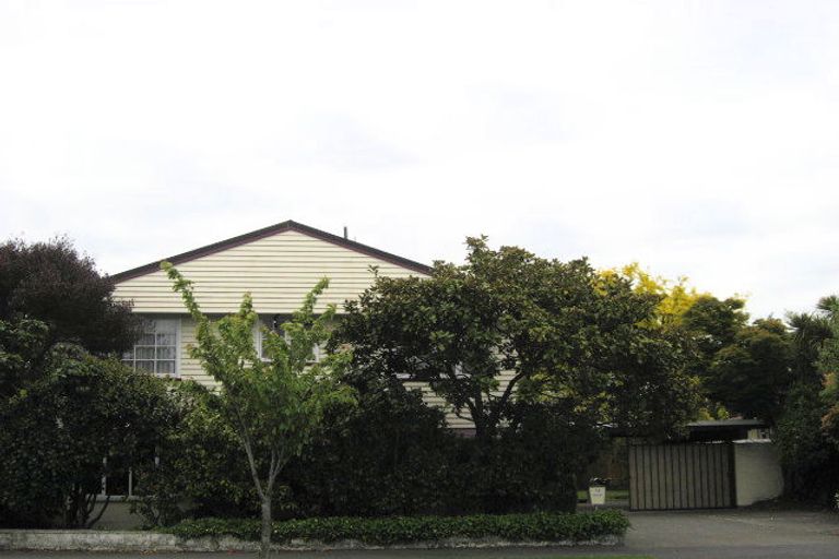 Photo of property in 73 Grahams Road, Burnside, Christchurch, 8041