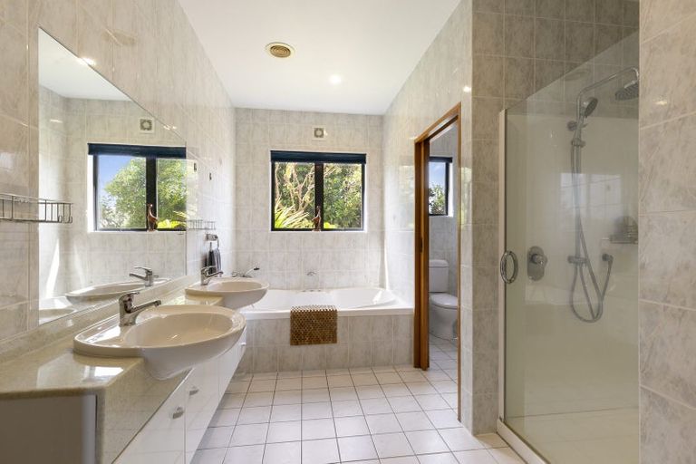 Photo of property in 19 George Gee Drive, Korokoro, Lower Hutt, 5012