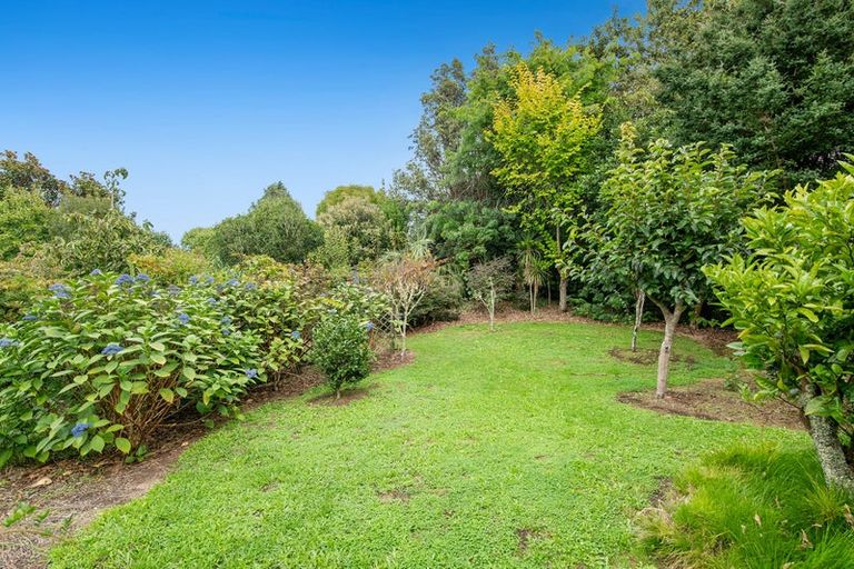 Photo of property in 1688 South Head Road, South Head, Helensville, 0874
