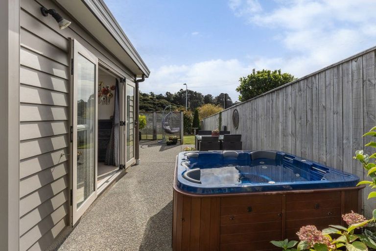 Photo of property in 31 Staithes Drive North, Whitby, Porirua, 5024