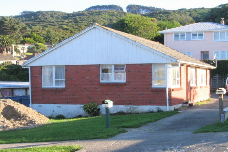 Photo of property in 8 Takapuwahia Drive, Takapuwahia, Porirua, 5022