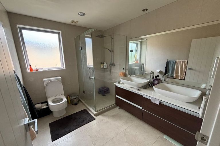 Photo of property in 28 Bur Oak Terrace, Schnapper Rock, Auckland, 0632