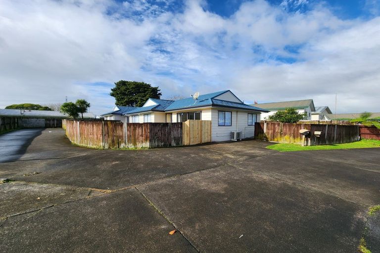 Photo of property in 1/14 Nerissa Place, Randwick Park, Auckland, 2105