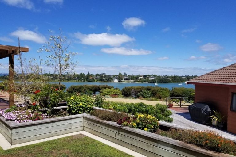 Photo of property in 167 West Harbour Drive, West Harbour, Auckland, 0618