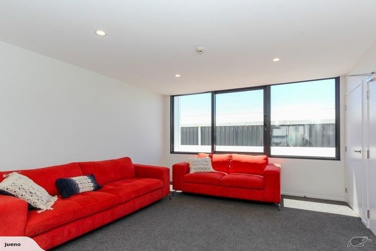 Photo of property in 8/86 Hurlstone Drive, Waiwhakaiho, New Plymouth, 4312