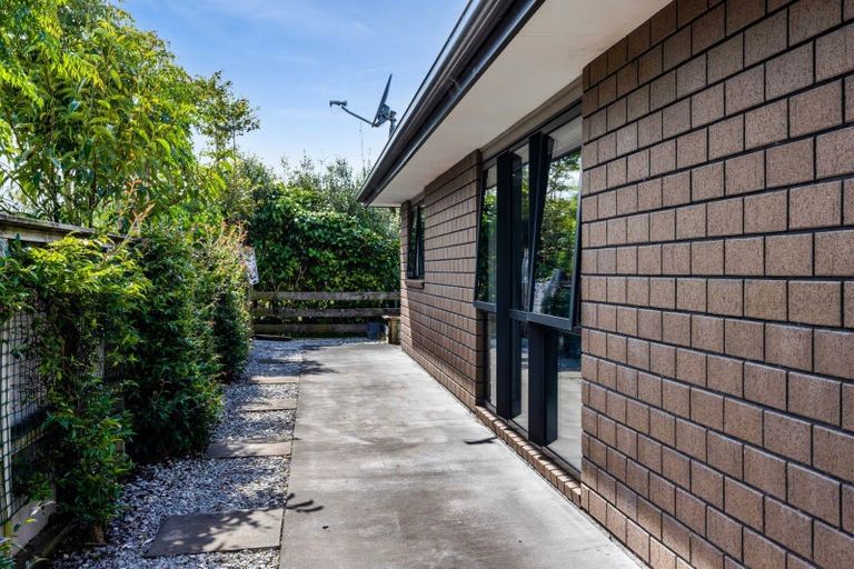 Photo of property in 120 Pohutukawa Place, Waiwhakaiho, New Plymouth, 4312