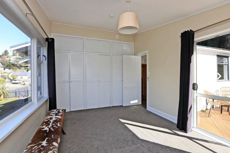 Photo of property in 10 Coote Road, Bluff Hill, Napier, 4110