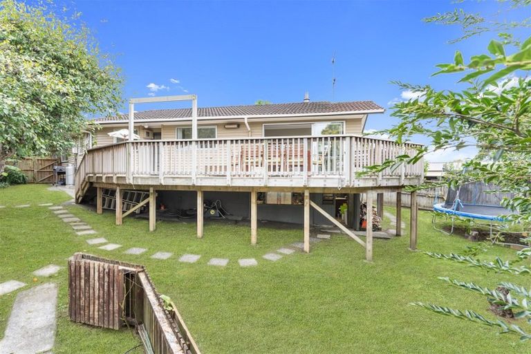 Photo of property in 6 Mowbray Place, Sunnynook, Auckland, 0620