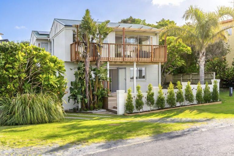 Photo of property in 42 Cheviot Street, Mangawhai Heads, Mangawhai, 0505