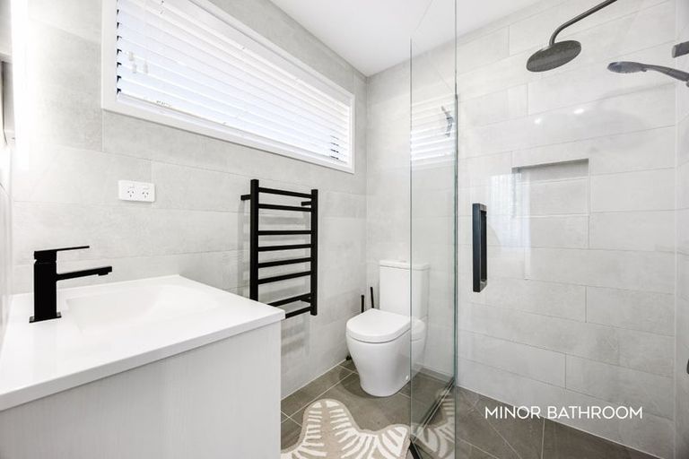 Photo of property in 5 Laguna Place, Matakatia, Whangaparaoa, 0930