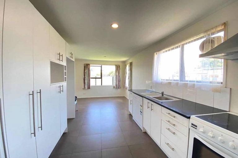 Photo of property in 39 Casuarina Road, Half Moon Bay, Auckland, 2012