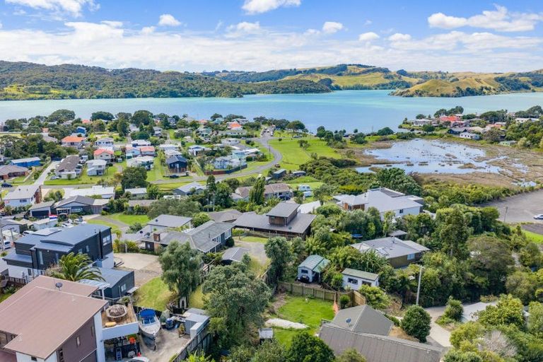 Photo of property in 37 Long Street, Raglan, 3225
