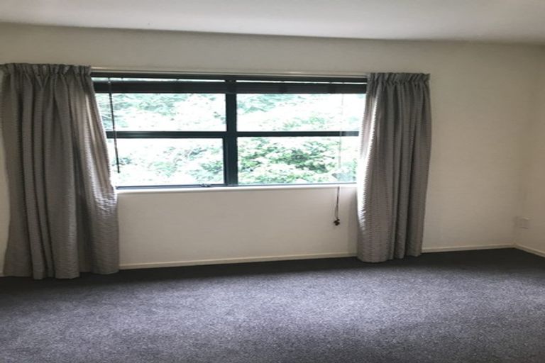 Photo of property in 1/2 Malcolm Lane, Thorndon, Wellington, 6011