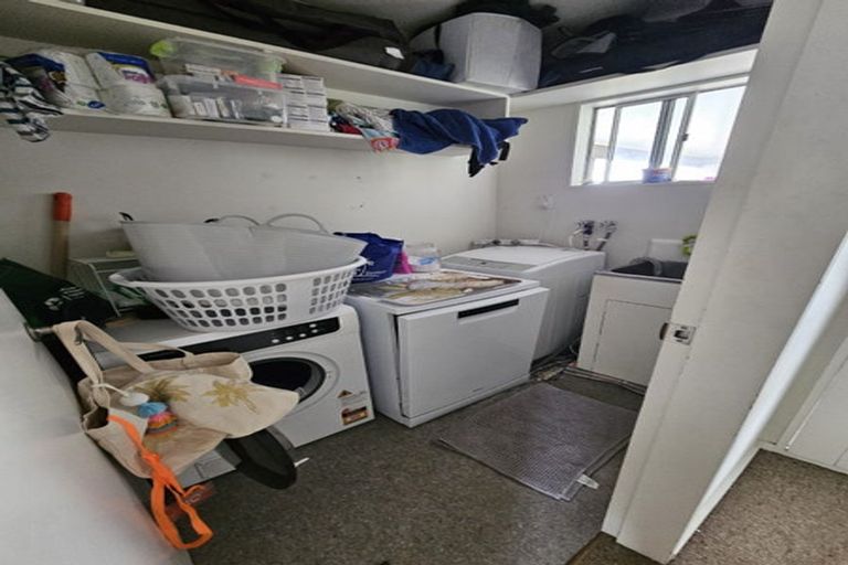 Photo of property in 1/23 Maple Grove, Maungaraki, Lower Hutt, 5010