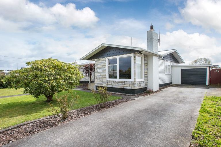 Photo of property in 43 Sutherland Crescent, Westbrook, Palmerston North, 4412