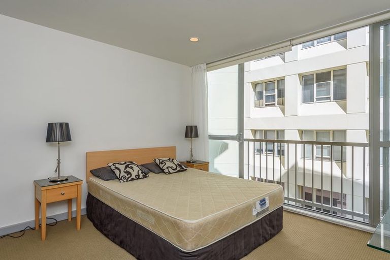 Photo of property in Terrace Heights Apartments, 2/163p The Terrace, Wellington Central, Wellington, 6011