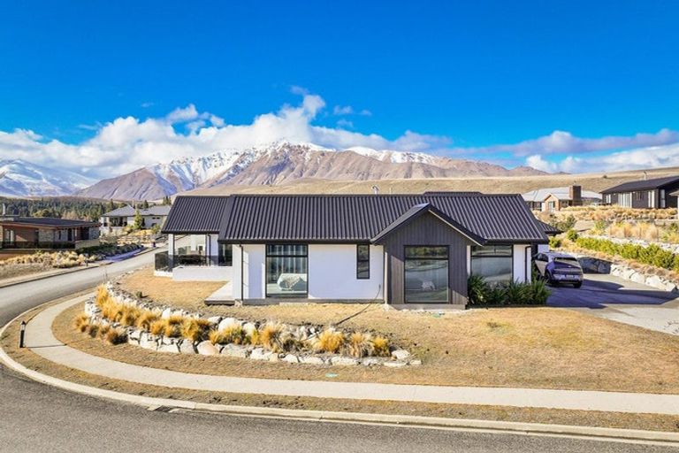 Photo of property in 17 Mistake Drive, Lake Tekapo, 7999