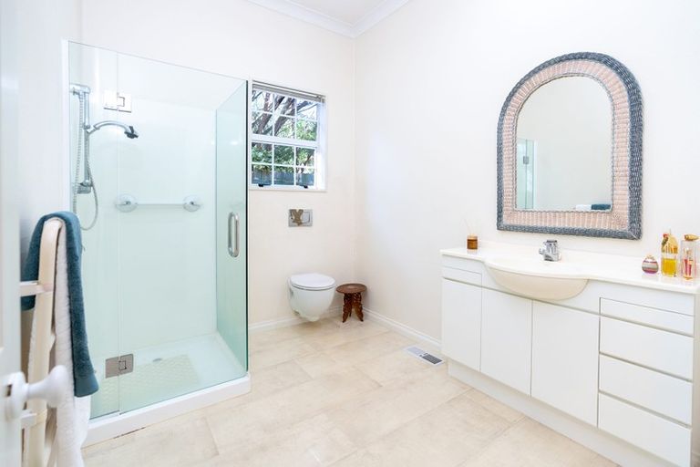 Photo of property in 105 Winara Avenue, Waikanae, 5036