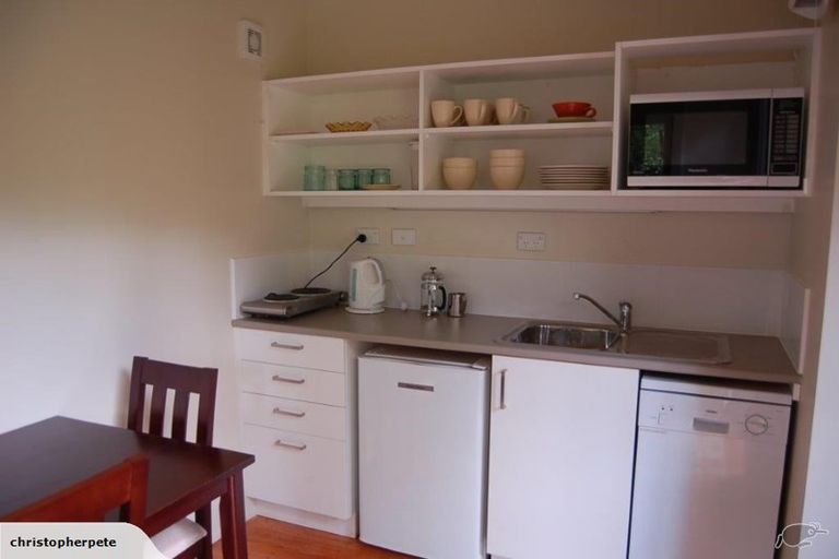 Photo of property in 106 Station Road, Kumeu, 0891