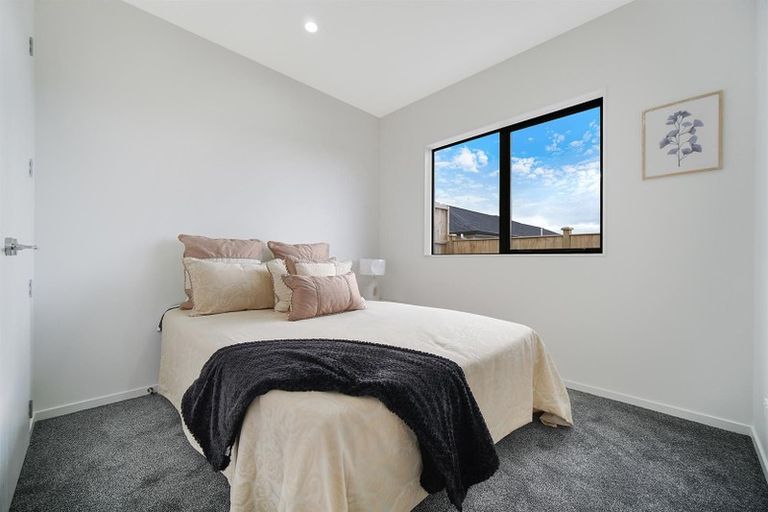 Photo of property in 61 Drumbuoy Drive, Flat Bush, Auckland, 2019