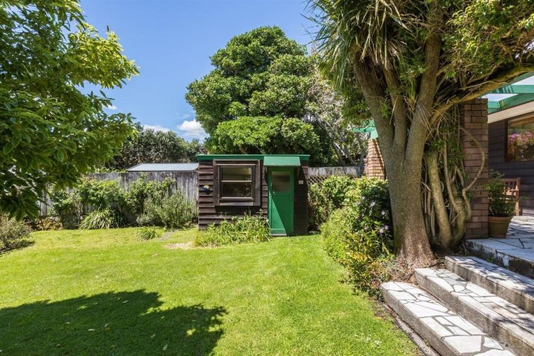 Photo of property in 12 Observatory Close, Whitby, Porirua, 5024