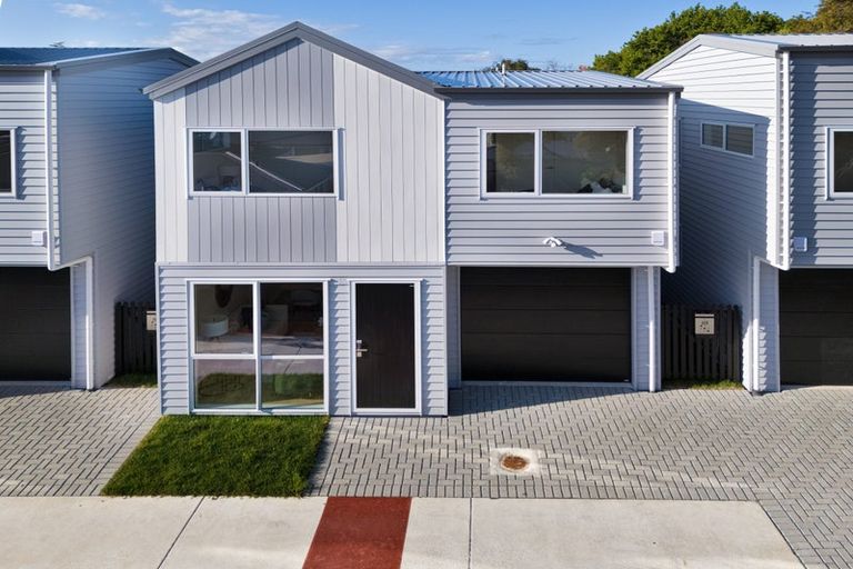 Photo of property in 80d Matipo Road, Te Atatu Peninsula, Auckland, 0610