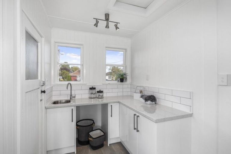 Photo of property in 39 Peck Street, Taita, Lower Hutt, 5011