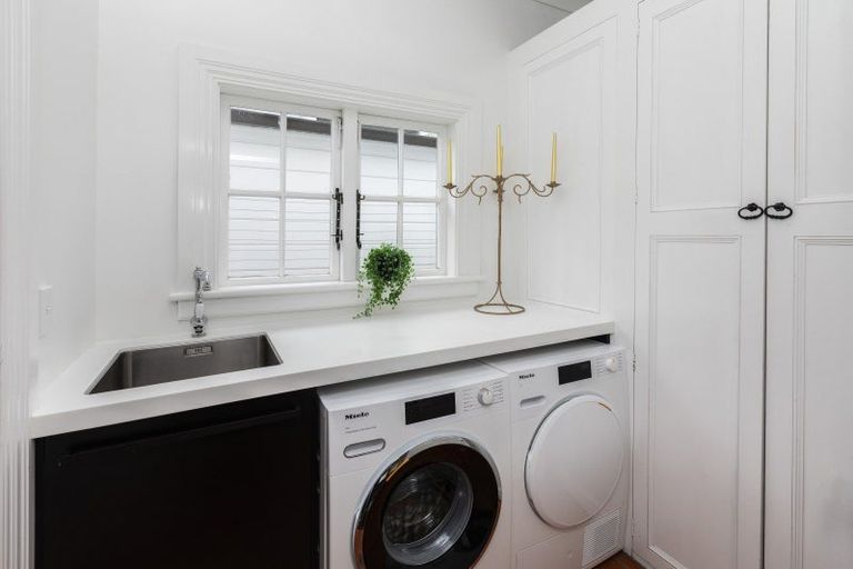 Photo of property in 26 Cranmer Square, Christchurch Central, Christchurch, 8013
