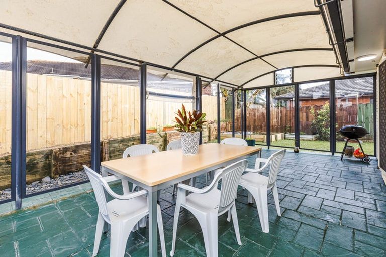 Photo of property in 5 Footwide Place, Weymouth, Auckland, 2103