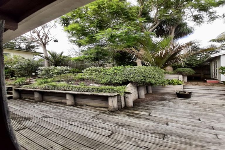 Photo of property in 27 Hastings Parade, Devonport, Auckland, 0624